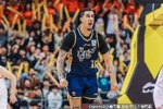 战神！奎因24中14轰下全场最高39分9板8助3断 三分12中8
