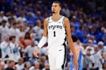 德安东尼：文班未来10年注定要拿MVP 他不需要挤掩护也能干扰投篮