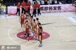 媒体人：现在中国男篮就像男足一样 要算小分&胜负关系 真的讽刺